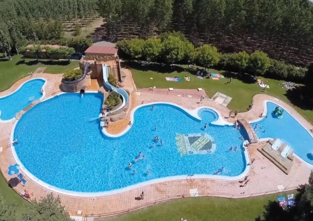 Una Ciudad Por Descubrir Valencia de Don Juan Esterno foto